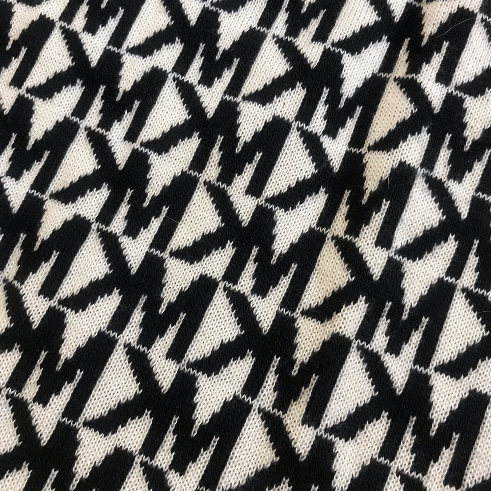 Scarf - Picture 2 of 3